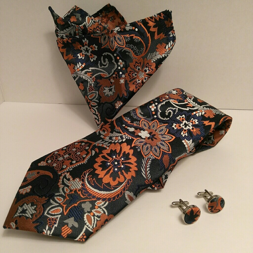 Silk tie, handkerchief, cuff links 4 piece set